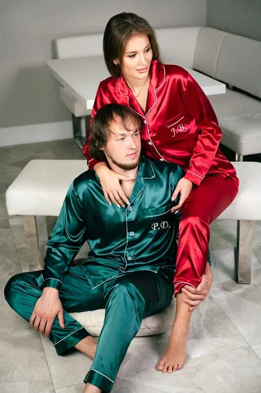 Mr and Mrs Custom Satin Pijamas, Personalized Pajamas for Couple